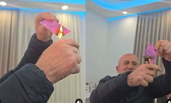 Video/ “Po të jetë burrë, të guxojë të…”, socialisti djeg teserën e PS, thumbon Ramën!