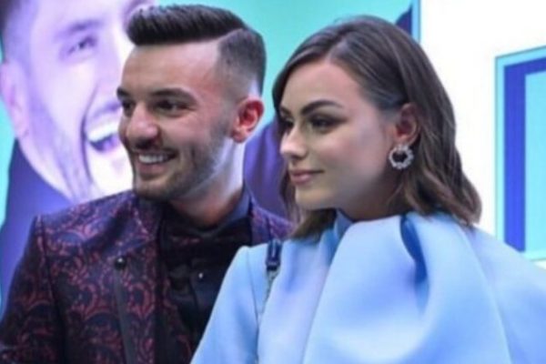 Askush se kuptoi? Ja mesazhi emocionues dhe i fshehtë që Olsi i dha Eglit mbrëmë në BBVA!