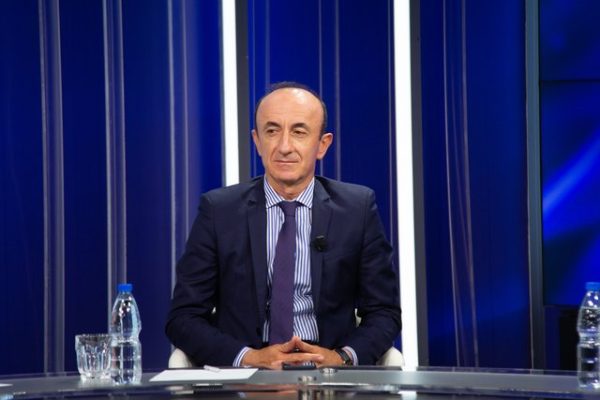 Opozita duke humbur thelle! Dash Sula qe ‘d*rezoi’ Peqinin zbulon ‘s*kretet’: Ja kush e shiti PD