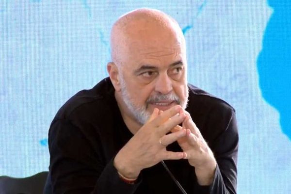 “Rama po niset për ne SHBA, tek dasma e armikut te Trump, askush spo i hap deren, do shkoje ne dasem per…”, gazetari shqiptar në Amerikë zbulon detajet