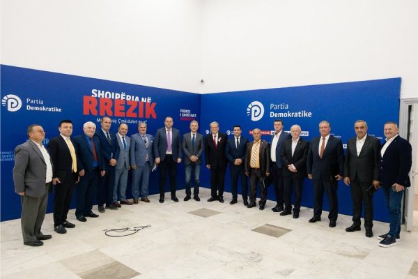 Dhjete dite para zgjedhjeve, aleati i madh braktis PD e Berishes, bashkon votat me PS