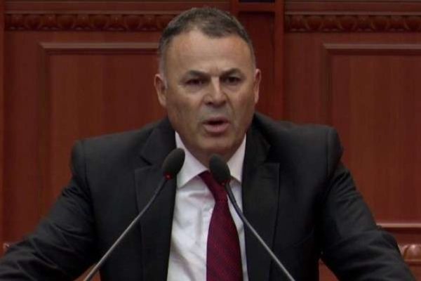 Trishtim i madh! Deputeti i PD Asllan Dogjani humb njeriun e zemres, ben dedikimin rreqethes (Foto)