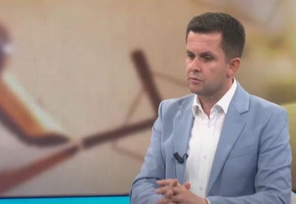 E verteta dh*mb por ska rruge tjeter…. Ilir Alimehmeti reb*lohet ndaj Sali Berishes: Nuk ka me durim, erdhi koha qe