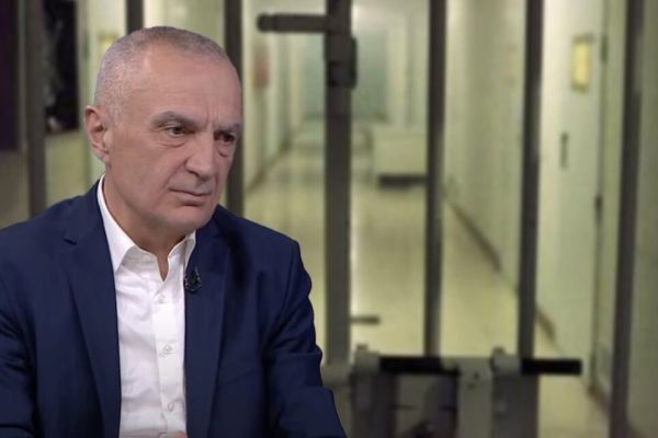 Ilir Meta ‘hap gojën’ dhe nxjerr ‘shoket’!