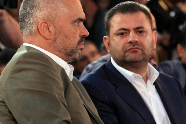 Nis h*kmarrja e Edi Rames ndaj Tom Doshit? Altin Dumani bën veprimin qe shuan shpresat e shqiptareve