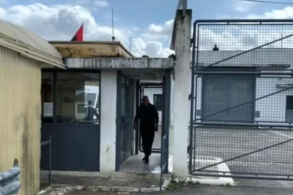 E fundit! Tr*tol në b*rgun e Fushë-Krujës, kush nga kr*minelët tentoi që të arr*tiset nga qelia? Pistat që po hetohen