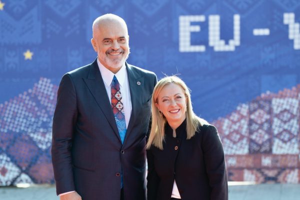 E fundit! Meloni sëm*ret keq, dicka i ndodhi në Tirane, urdherohet stafi ti anulloje te gjitha