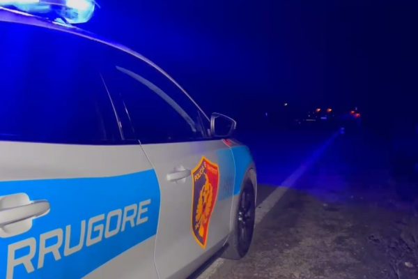 E fundit! Sh*rr mes vajzave në Korçë, g*ditet me shishe qelqi e reja! Ja cfare i zbuluan njera tjetres