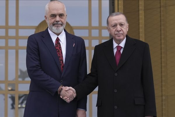 Mesazhi i fsh*hte! Sulltani del kundra para zgjedhjeve të 11 Majit: Pse u thye miqësia e Erdoganit me Edi Ramën?