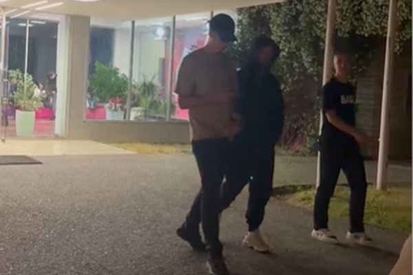 Çfarë po ndodh? Reperi Noizy shkon në selinë e PS tek Edi Rama, dalin detajet e papritura