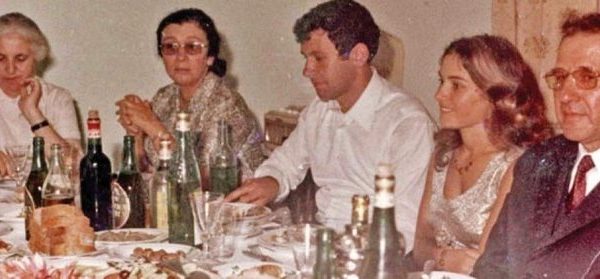 Letra mist*rioze e panjohur të Mehmet Shehut para vetvr*sjes: “Kodi që i përcollit të Birit në Suedi