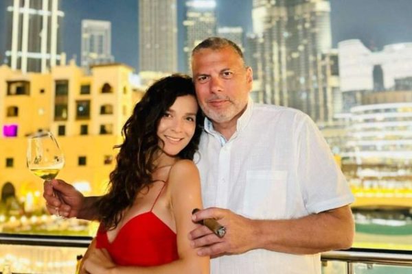 Mori burrin 20 vite më të madh! Diola zbulon si reaguan fëmijët kur mesuan lidhjen me milionerin
