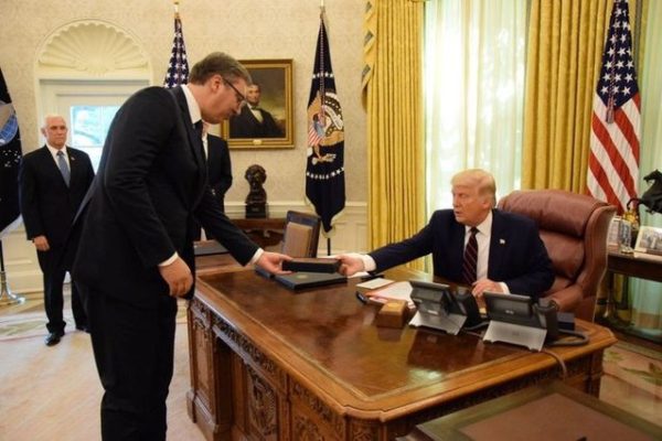 E fundit! Trump ia thote troc Aleksandër Vuçiç: Ja cfare iu ndodh nëse s*lmon Kosovën