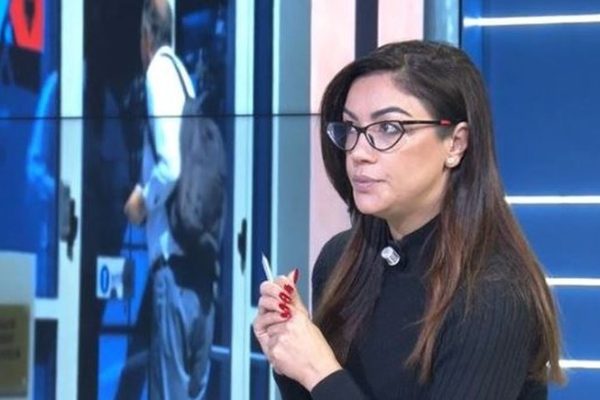 Jam ne top formë! Ilir Meta e fton per takim ne qeli gazetaren Anduela Llabani: Kam deshire te te