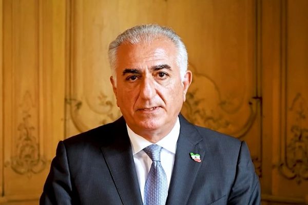Djali i Shahut të Iranit i bën thirrje popullit: Ngrihuni! Republika Islamike po merr f*nd