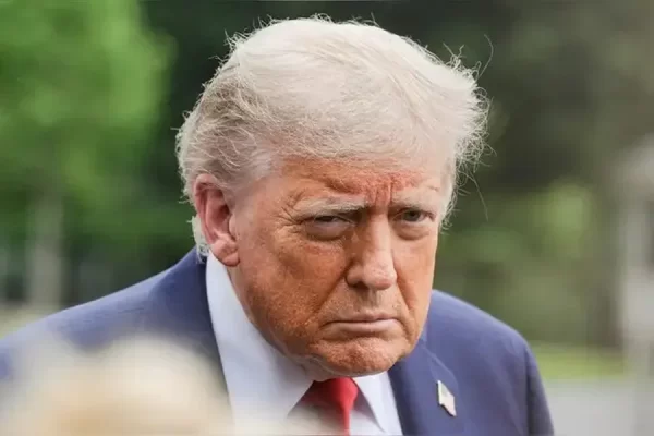 L*ftat neper kembe! Donald Trump ben urdherin ekzekutiv qe tr*ndit Sali Berishen dhe Shqiperine