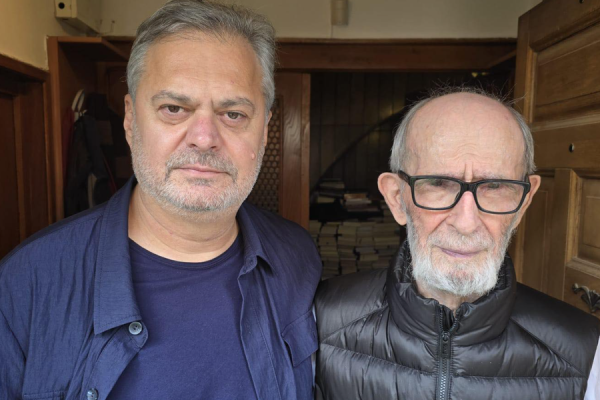 Nga librat, te bashkimi Kosovë-Shqipëri dhe urimi për datëlindje, Ben Blushi rrëfen takimin me Rexhep Qosen!