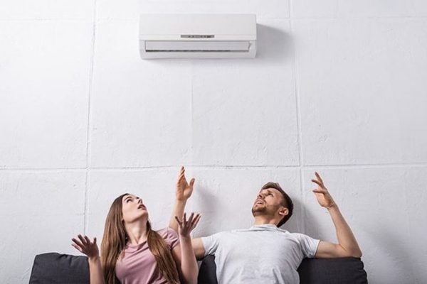Zbulohet sekreti! Ja sa duhet ta gradoni kondicionerin gjatë verës, ditën dhe natën
