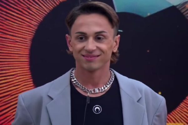 “Jam i dashuruar me një kr*minel” — Vserlo zbulon foton e mashkullit qe i ka marre zemren(Foto)