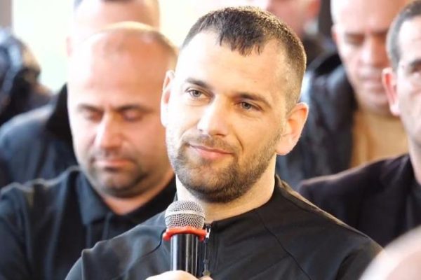 Mbaj kushërinjtë në Gjermani me lekë! Fatmirit nga Thethi që u ‘përdor’ si sukses nga Rama, i ndodh e k*qja e madhe (Foto)