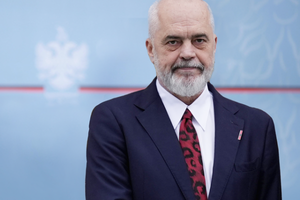 E fundit! Rama “shkarkon” gjithë ministrat dhe u jep pushime, Kush do jene te rinjte ne Shtator