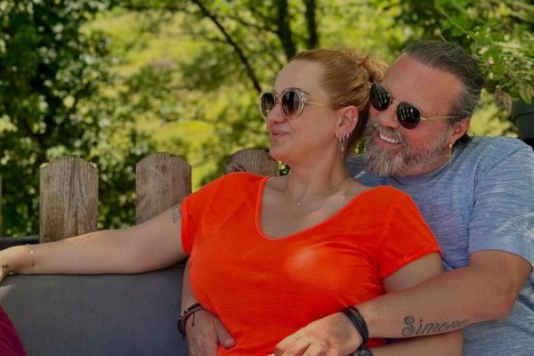 Gjetën dashurine pas martesave te deshtuara! Gazetarja befason: Ju që mbani dhe grua, dhe dashnore ja cdo u ndodhe