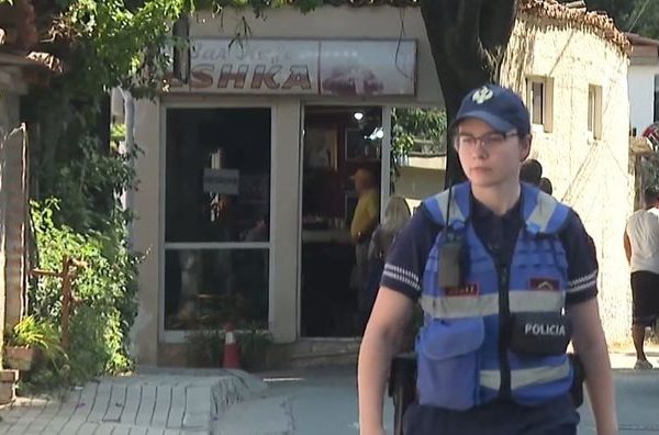 U lind dhe u rrit emigrante! 21 vjecarja kthehet ne Shqiperi per tu bere police, arsyeja do iu cudise