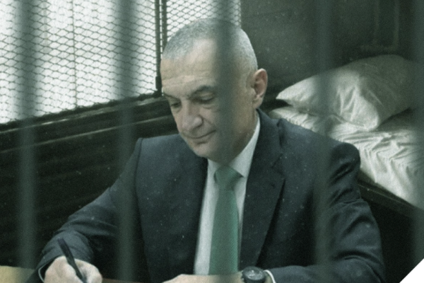I trembur nga ‘tr*dhtia’ e Monikës? Ilir Meta ben reagimin e fortë: Ja cfare u kam thene femijeve per mamane e tyre