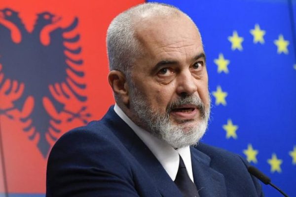 E bujshme! Edi Rama shkarkon 3 femrat e pushtetshme te Tiranes! Nuk ka tolerim