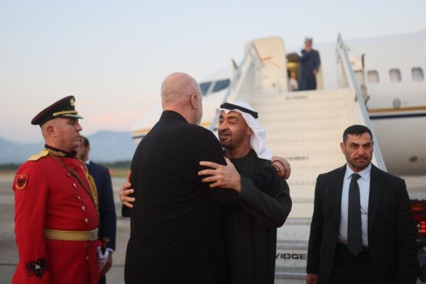 Çfarë fshihet pas vizitës së arabëve në Tiranë? Cili eshte investimi gjigand qe eshte diskutuar nga Edi Rama