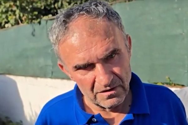 Ma vr*në me tel te lidhur! Flet vëllai i 56-vjeçarit që u vr* nga e bija: Gruaja e tij s’donte tja shikonte syte, me ndau me te vetem se