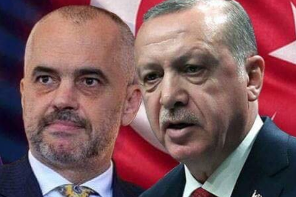 Erdogan-Rama, dashuria ka mbaruar apo “çifti” po shtiret si i ndarë? Cfare ndodhi të shtunën që askush se kuptoi?