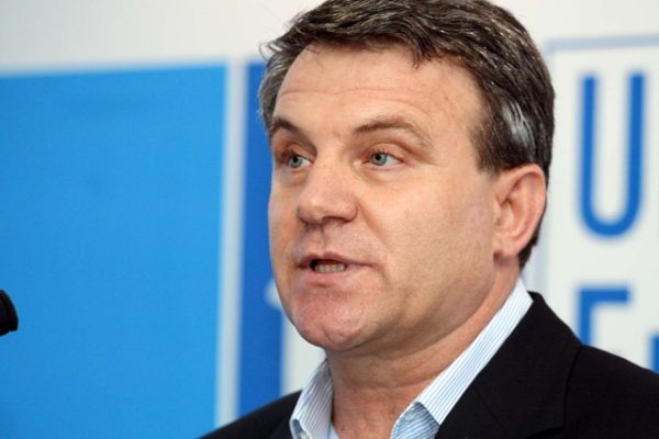 Ju del emri si spiun i sherbimeve sekrete! Arben Malaj i pervishet Baton Haxhiut dhe i zbulon detajet e renda
