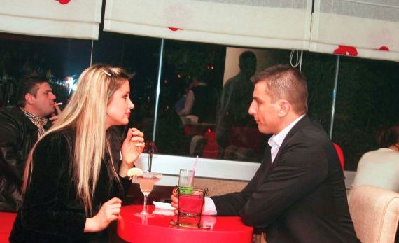 “Pse nuk flet për burrin asnjëherë?”/ Alketa Vejsiu befason ndjekêsin per pyetjen rreth jetës private