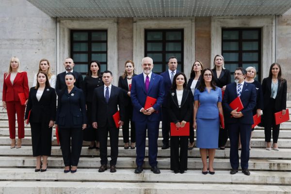 Ndodh cudia! Gruaja e ministrit nuk i ‘bindet’ Edi Rames, veprimi i bujshem qe po cmend rrjetin