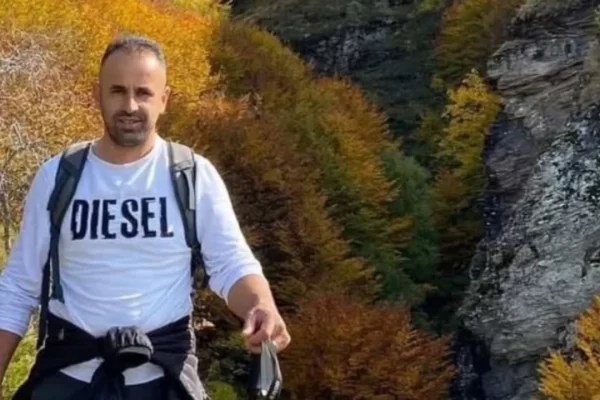 La 3 fëmijë jetim, historia tr*gjike e 43-vjeçarit që h*mbi jeten gjate shuarjes se flakëve në Parkun Kombëtar të Lurës