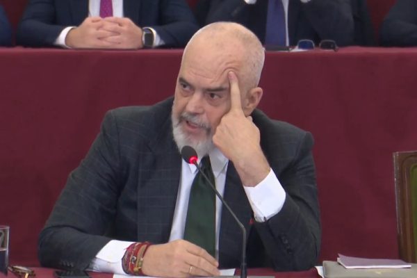 E fundit! Edi Rama u jep ultimatum pronareve te lokaleve ne vend: Hiqini shpejt ose