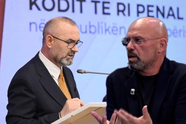 Manjani: Kodi i Ri Penal i ‘tm*rrshëm’: Qeveria mund ti marrë pronën cdo shqiptari nëse