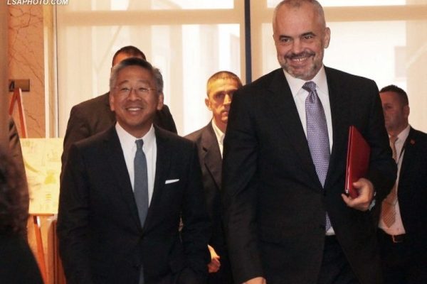 Donald Lu iu tha që Reforma e Drejtësisë nuk do prekte ‘ELITEN’, por ja cfare bëri Berisha që Rama ngeli pa fjale