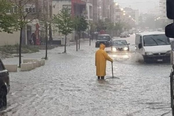 Shteti jep njoftimin e forte per Stuhine qe po vjen, ja cduhet te bejne banoret e ketyre qyteteve