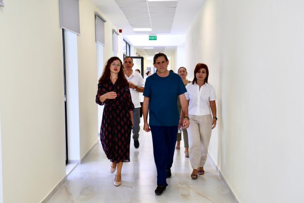 Kopshti dhe çerdhja “Univers” hap dyert për vogëlushët e Kamzës, kryebashkiaku Suli: Infrastruktura arsimore, fokusi ynë kryesor