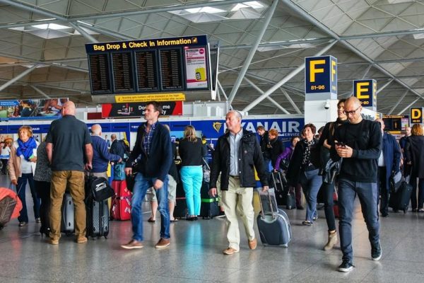 E fundit! Mijëra pasagjerë mbeten të bllokuar, falimenton kompania ajrore, ja cfare duhet të bëni