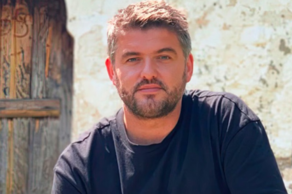 “Le të ikin shqiptarët, se do i zëvendësojmë me bangladeshas!” Marin Mema trondit: Ky …nuk na perfaqeson