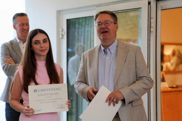 Rama shpërblen Endri Shabanin pasi i hoqi Lapajt mandatin! Nusja e tij merr bursën e rëndësishme! Agjensia shteterore me miliona dollare qe pritet te marre