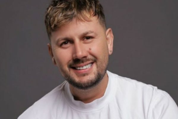 “Jeta ime”/ Yll i bukur! Mevlani zbulon portretin e vajzës, ja postimi që thotë gjithçka