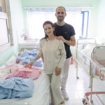 Mr*kulli! Cifti në Tiranë lind katërnjakë! Ja gjendja e tyre, dhe shuma e parave qe marrin nga shteti