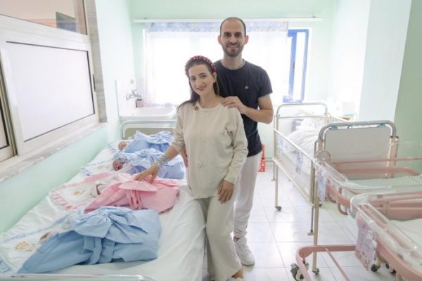 Mr*kulli! Cifti në Tiranë lind katërnjakë! Ja gjendja e tyre, dhe shuma e parave qe marrin nga shteti
