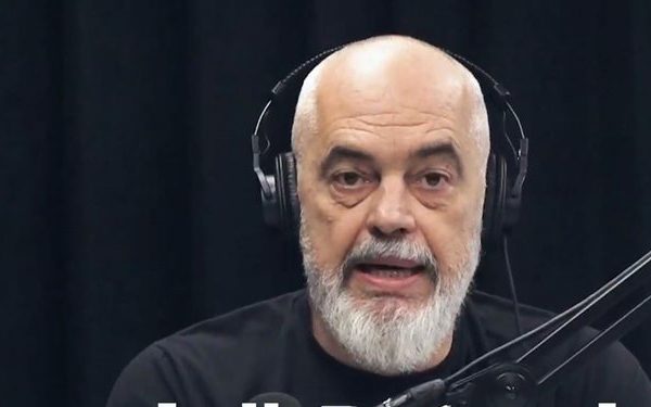 Edi Rama jep lajmin e bujshëm per aeroportin e Rinasit! Ne janar askujt sdo i kontrrollohet pashaporta por