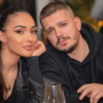 Ndahet Elgit Doda nga Klea Huta? Nuk mban uje pilafi, kush është vajza nga Lushnja që i ka ‘vjedhur’ zemrën këngëtarit?