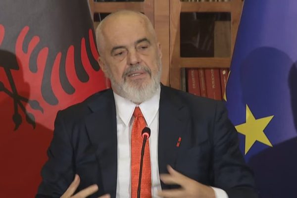 Rama tr ndit shqiptaret: Sdo u japim as uje e as drita, kush nuk ka hipoteke, nuk futet dot ne shtepi